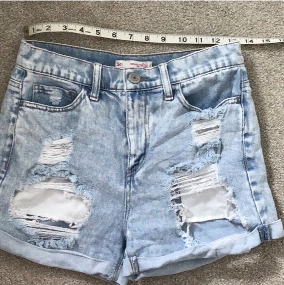 Ripped distressed shorts - Picture 8 of 10